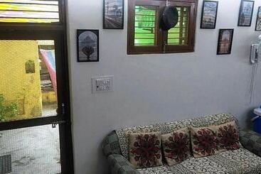 هاستل Zigzag Homestay