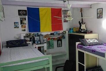 هاستل Zigzag Homestay