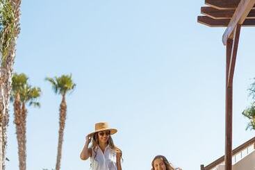 هتل Louis Althea Beach