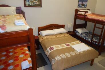 پانسیون Hostal Aly 2