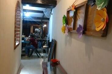 پانسیون Hostal Tía Mema