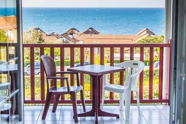 هتل Village Vacances Azureva Hendaye