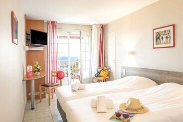 هتل Village Vacances Azureva Hendaye