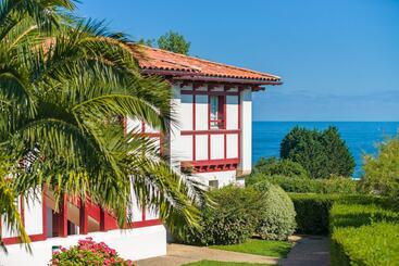 هتل Village Vacances Azureva Hendaye