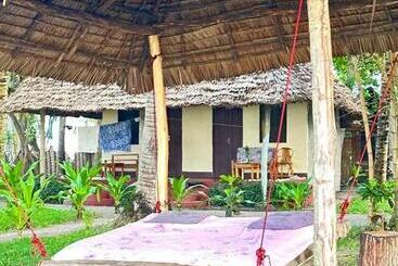 هتل Juani Beach Bungalows