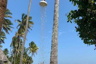 هتل Juani Beach Bungalows