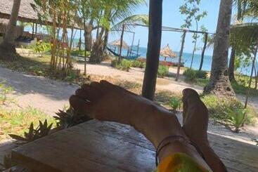 هتل Juani Beach Bungalows