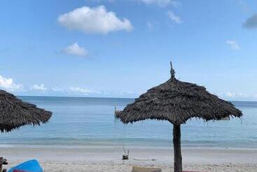 هتل Juani Beach Bungalows