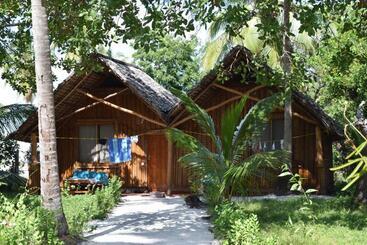 هتل Juani Beach Bungalows