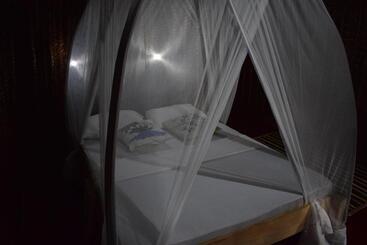 هتل Juani Beach Bungalows