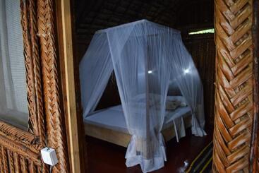 هتل Juani Beach Bungalows