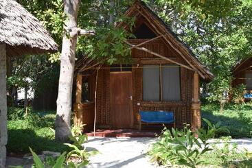 هتل Juani Beach Bungalows