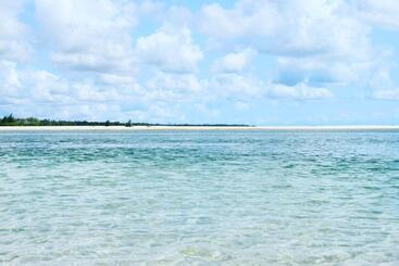 هتل Juani Beach Bungalows