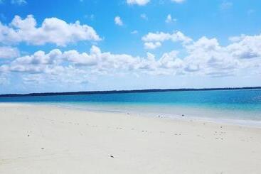 هتل Juani Beach Bungalows