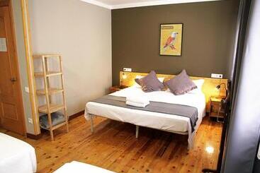 پانسیون Hostal Fonda Prat