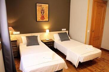 پانسیون Hostal Fonda Prat