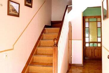 پانسیون Hostal Fonda Prat