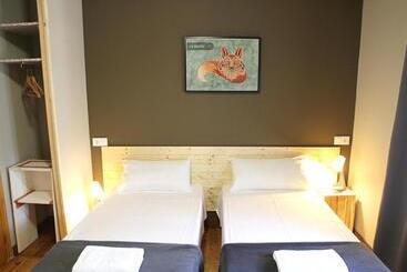پانسیون Hostal Fonda Prat