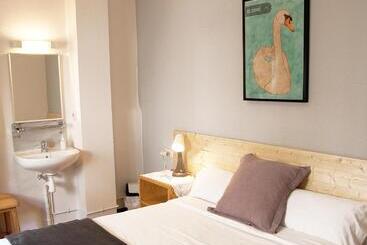 پانسیون Hostal Fonda Prat
