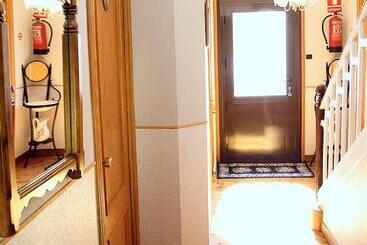 پانسیون Hostal Fonda Prat