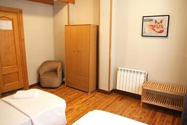 پانسیون Hostal Fonda Prat