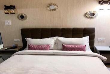 استراحتگاه Span Suites & Villa
