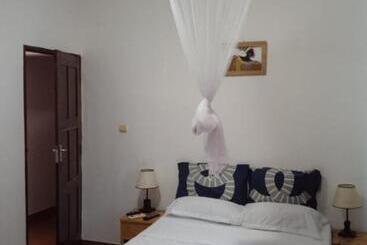 پانسیون Landa's Guest House