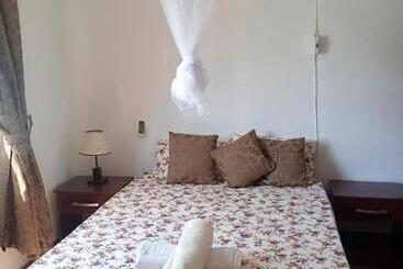 پانسیون Landa's Guest House