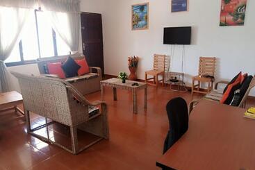 پانسیون Landa's Guest House