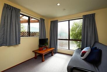 Sails Motel