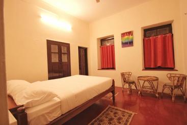 هاستل The Bunkers Ashram