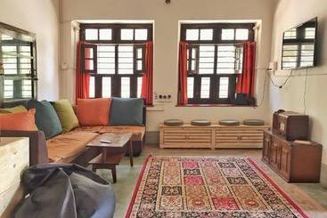 هاستل The Bunkers Ashram