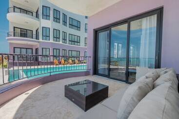Diamante Beachfront Suites