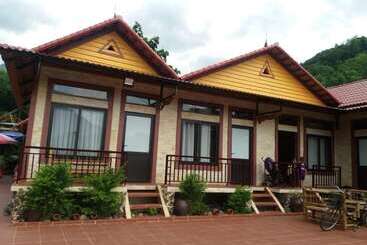 هتل Mai Chau Xanh Bungalow