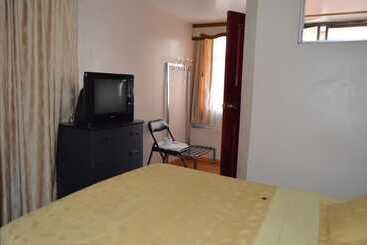 هتل Hostel Santiago De Latacunga