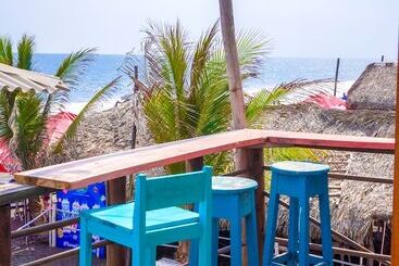 هتل Black Sand Beachhouse