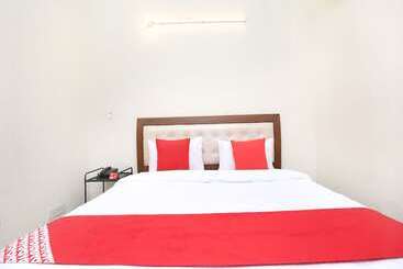 Oyo 16695 Hotel Sun View