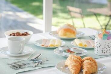 پانسیون 4u Lisbon Airport Suites