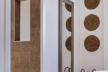 پانسیون 4u Lisbon Airport Suites