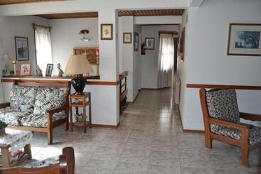 旅馆 Hostal Rio Ona