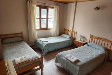 旅馆 Hostal Rio Ona