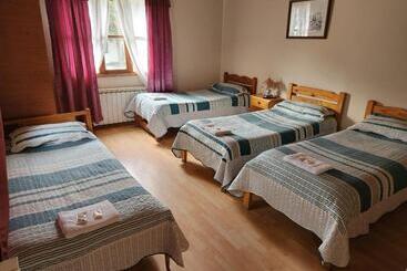 旅馆 Hostal Rio Ona