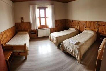旅馆 Hostal Rio Ona