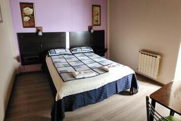旅馆 Hostal Rio Ona