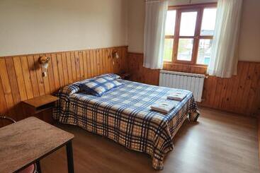 旅馆 Hostal Rio Ona