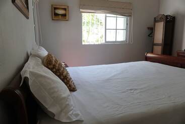 Baoba Breeze Bed & Breakfast Beachfront Paradise