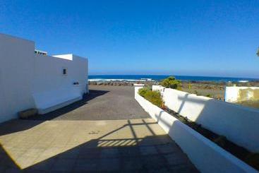 Front Beach House For Relax - El Golfo