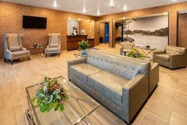 هتل Cobblestone Inn & Suites  Fairfield Bay