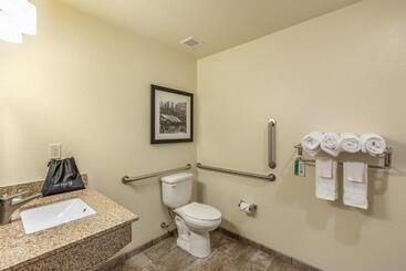هتل Cobblestone Inn & Suites  Fairfield Bay
