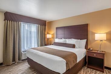 هتل Cobblestone Inn & Suites  Fairfield Bay